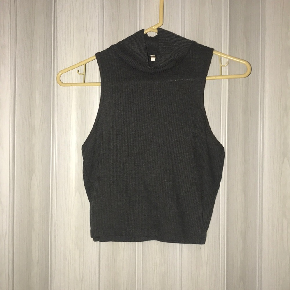 Turtle neck crop top